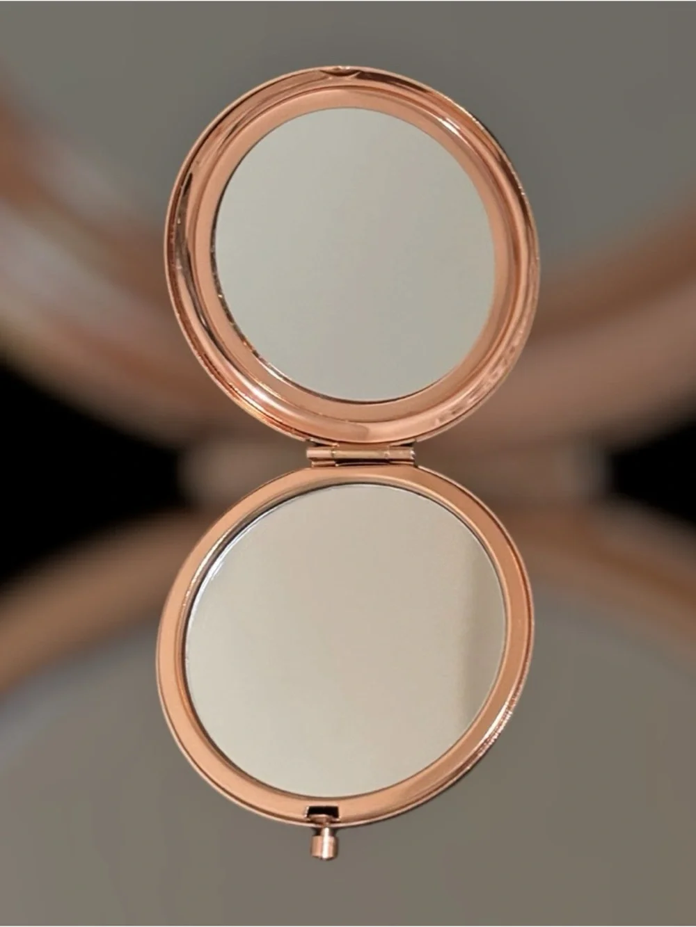 Unbranded portable compact